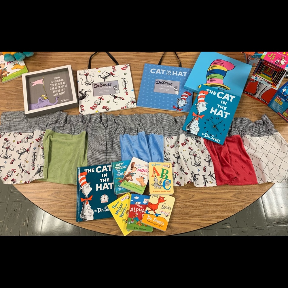 Dr. Seuss Bedroom Decor + Shelf Lot